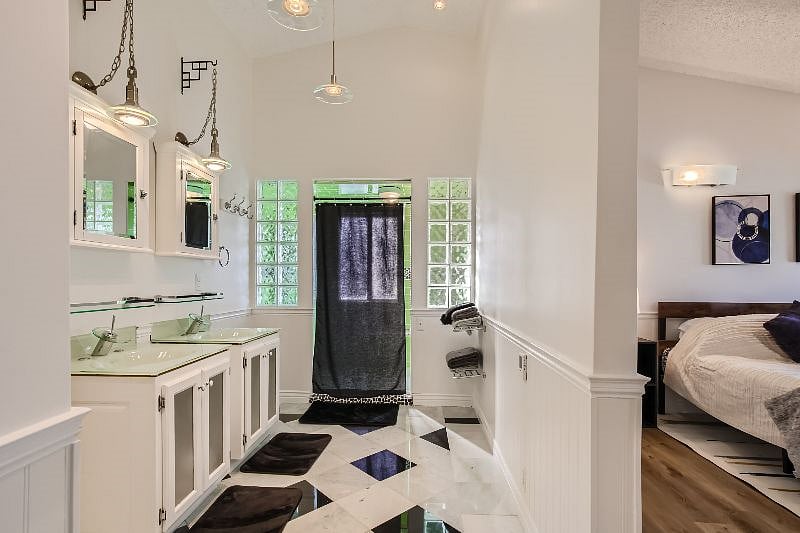 Private full bathroom in master bed room