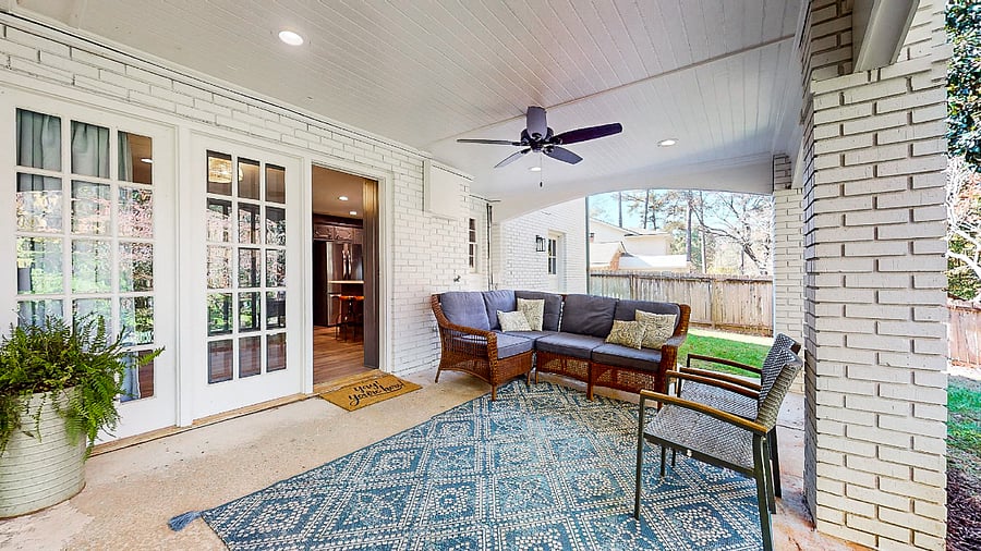 Private entrance with covered porch 