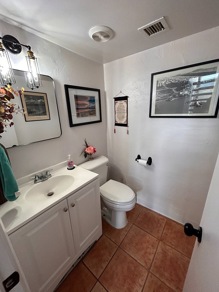 Downstairs guest 1/2 bathroom / bathroom closest to your room. 