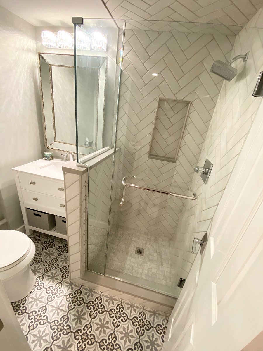 510 Elsmere Bathroom - on main level