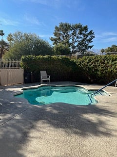 Jacuzzi within short distance