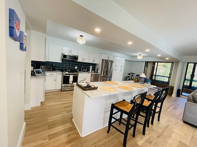 Kitchen with marble island