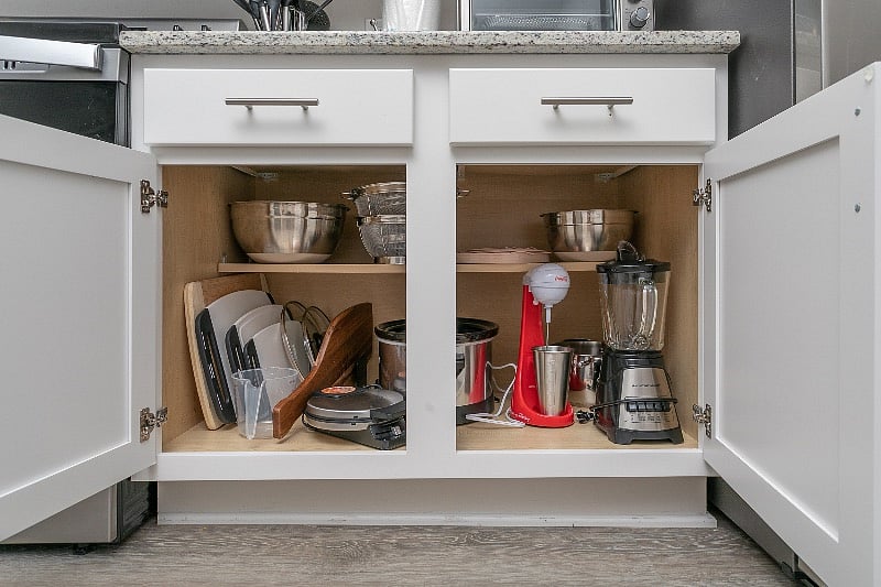 Enough kitchen amenities to cook up any meal.