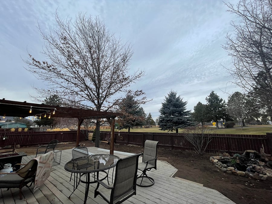 Big backyard that backs up to a public park, great for any activity