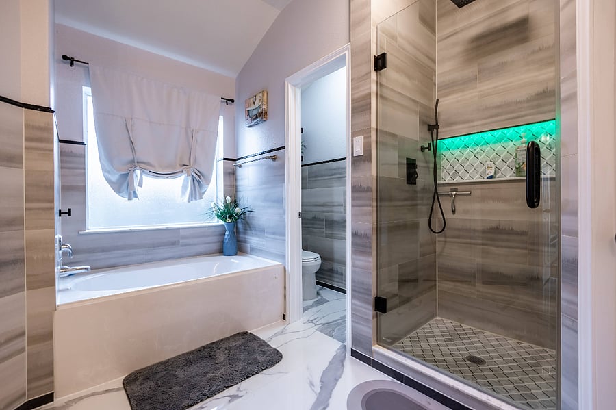 Master Bathroom2