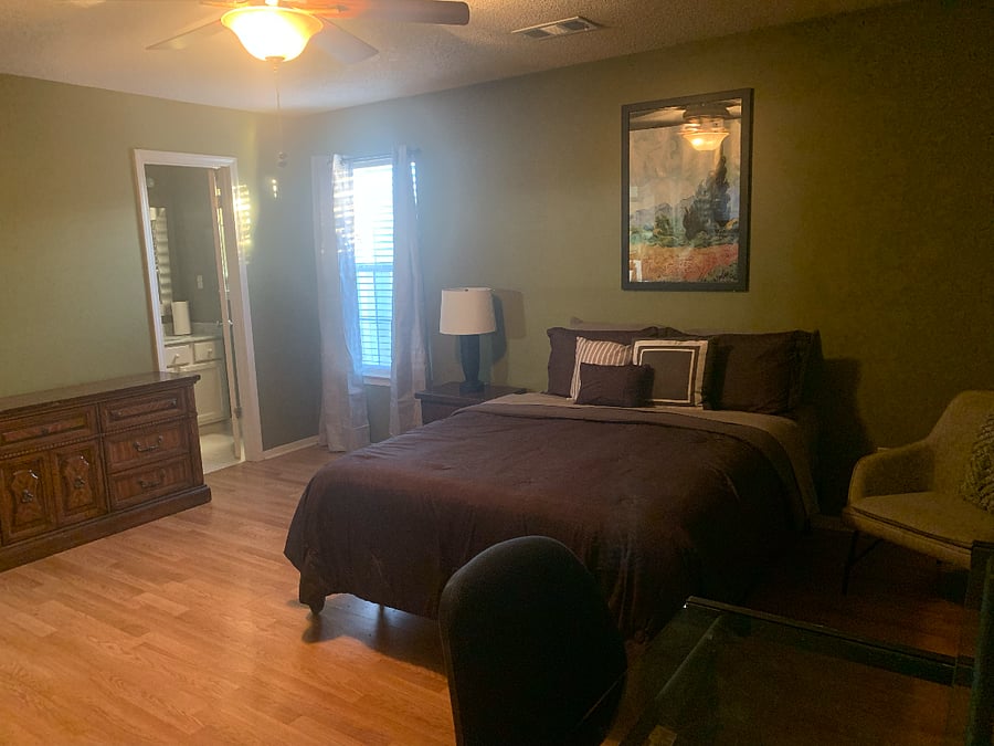 Room with Private bathroom 