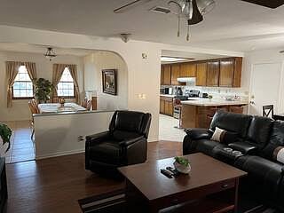 Furnished Finder property 618190_1 photo 3