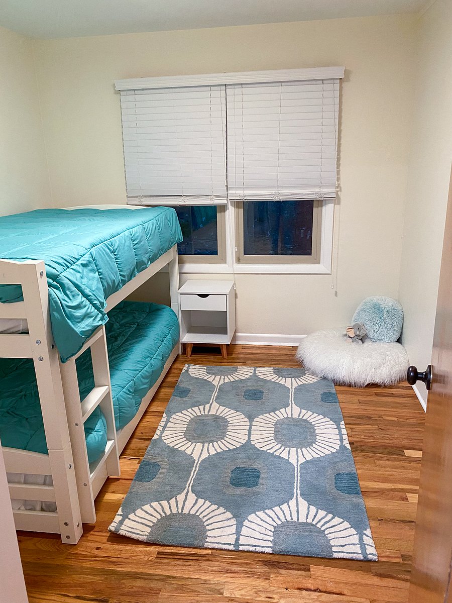 3rd bedroom (twin bunks)