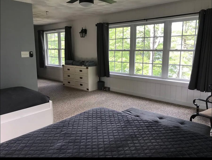 Third floor, queen, and twin bedroom