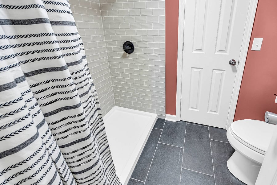 Low-Entry Shower
