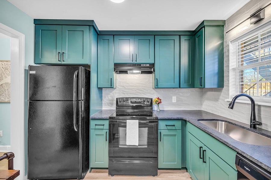 Brand New Kitchen Cabinets and Countertops
