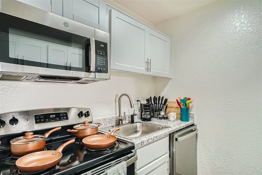 Furnished Finder property 618600_1 photo 4