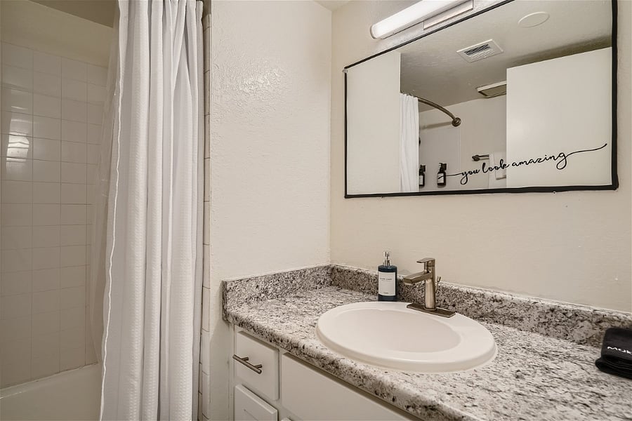 Furnished Finder property 618600_1 photo 17