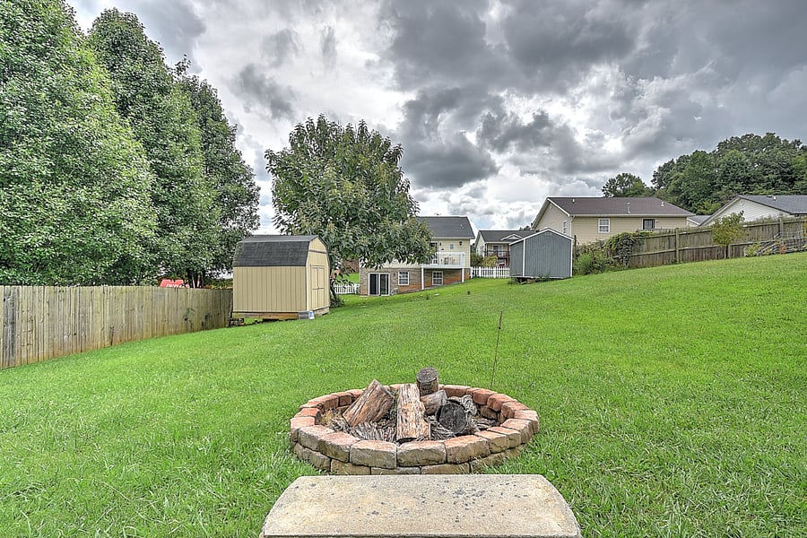 Please reach out to us before using the firepit (we'll get it set up for you).