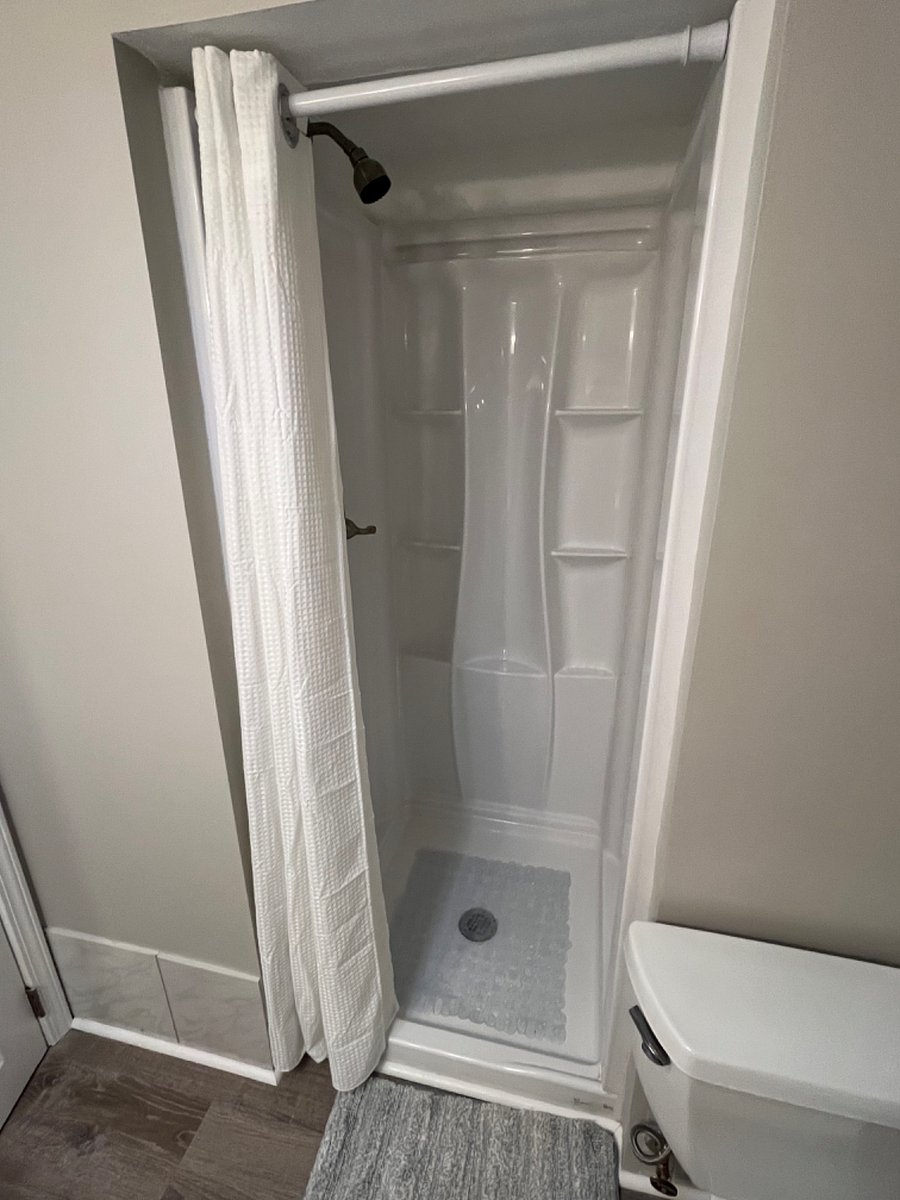 Rm 4 Shower