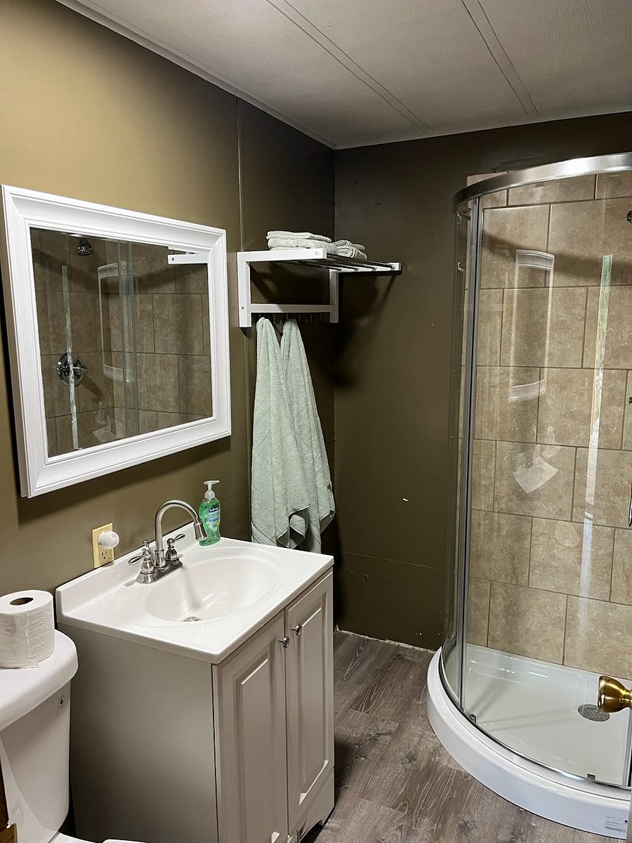 Second bath with access to bedroom