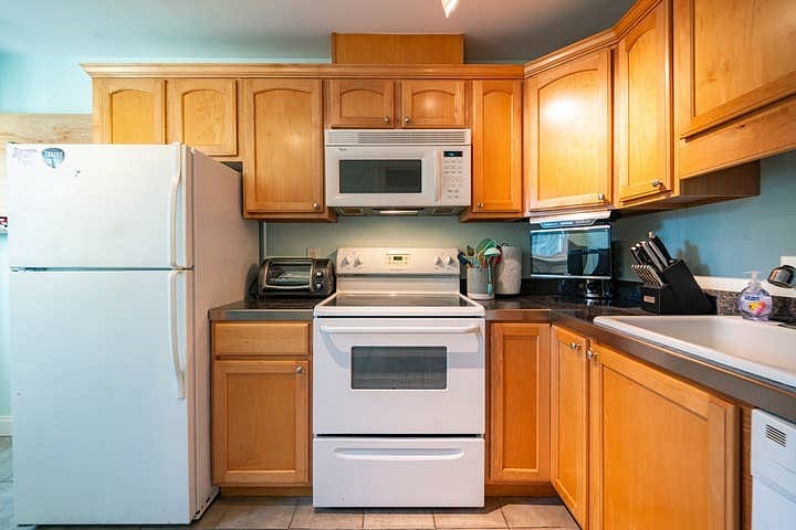 Furnished Finder property 618883_2 photo 8