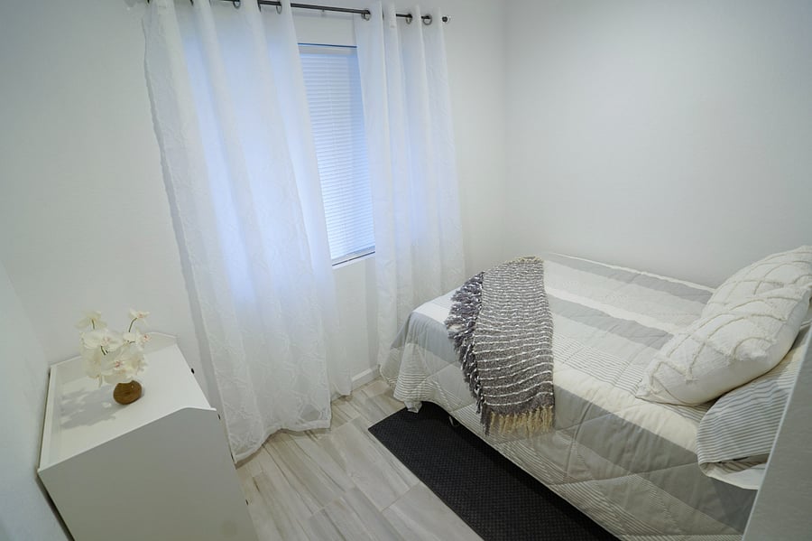 Furnished Finder property 619111_1 photo 3
