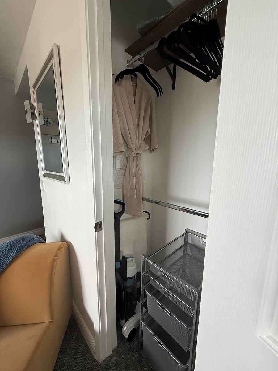 Private
Bathroom