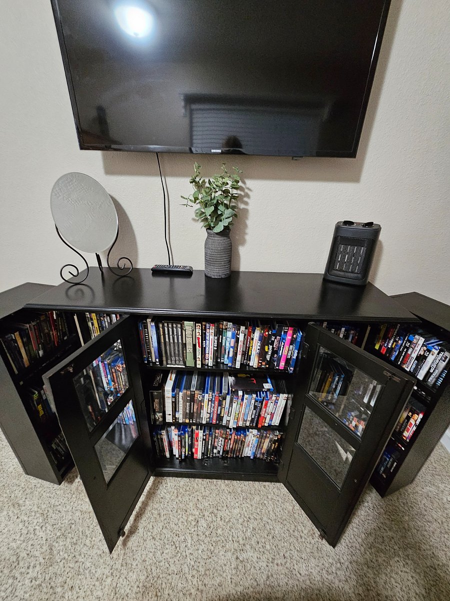 Hundreds of DVD & Blue Ray movies to choose from. Watch them in the living room or 2nd bedroom.