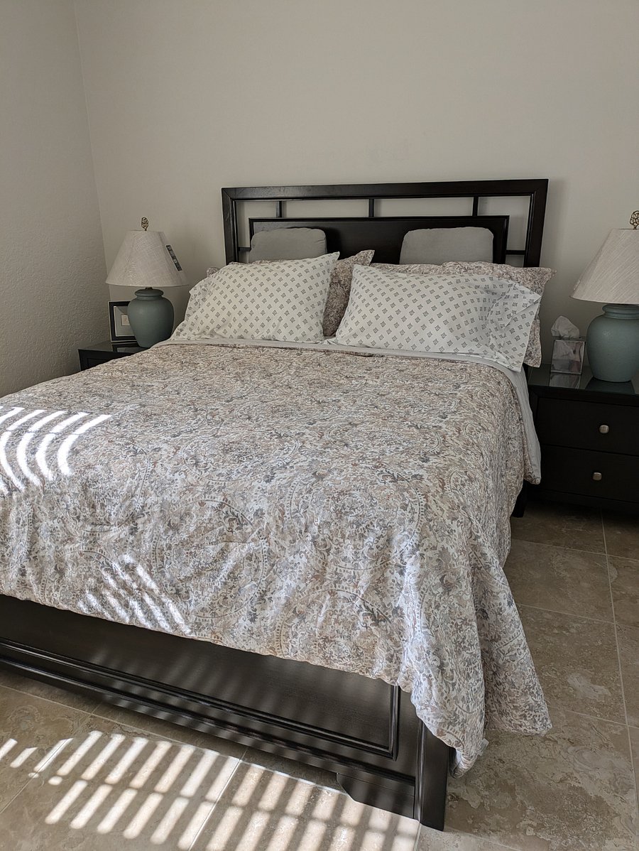SMALLER BEDROOM $1400/MONTH