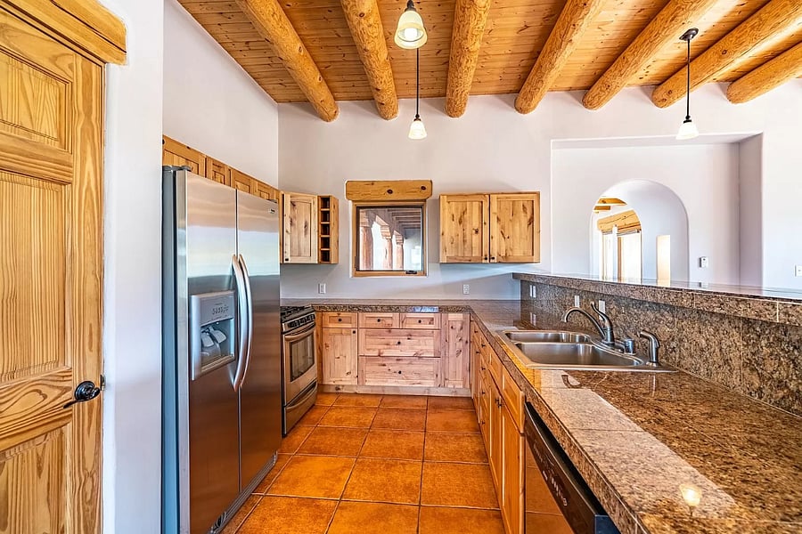 Furnished Finder property 619609_1 photo 3