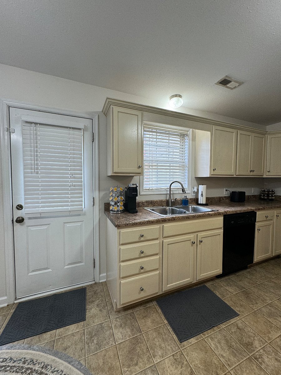 Furnished Finder property 619733_1 photo 27