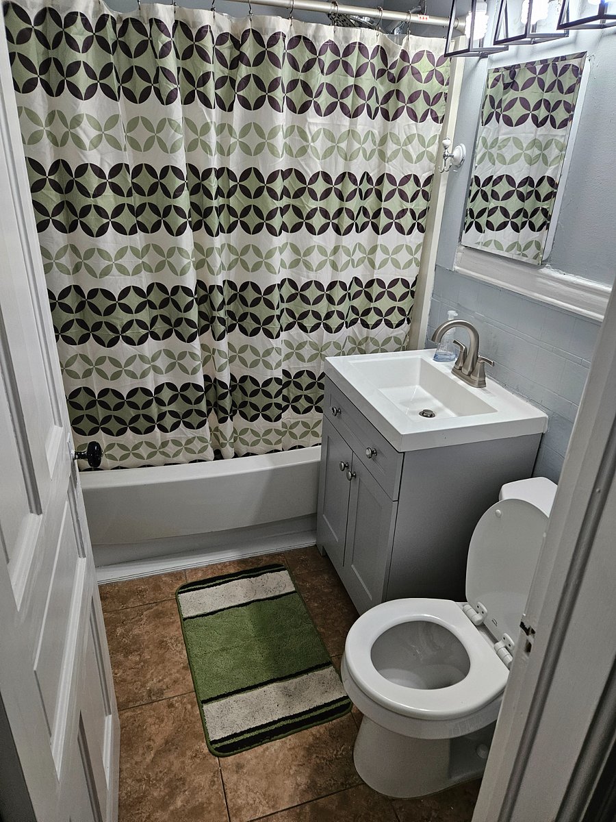 Furnished Finder property 619883_1 photo 12