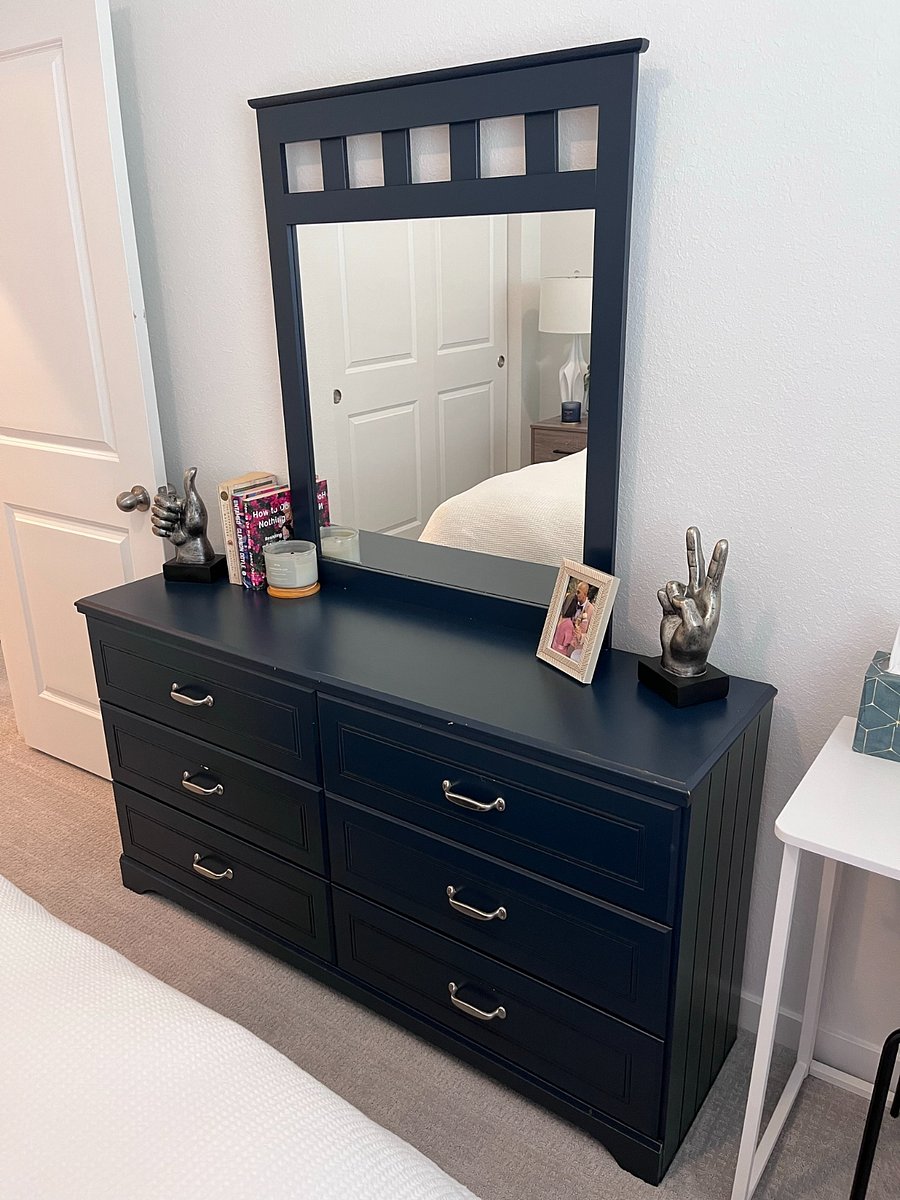 Private Bedroom Mirrored DresserP
