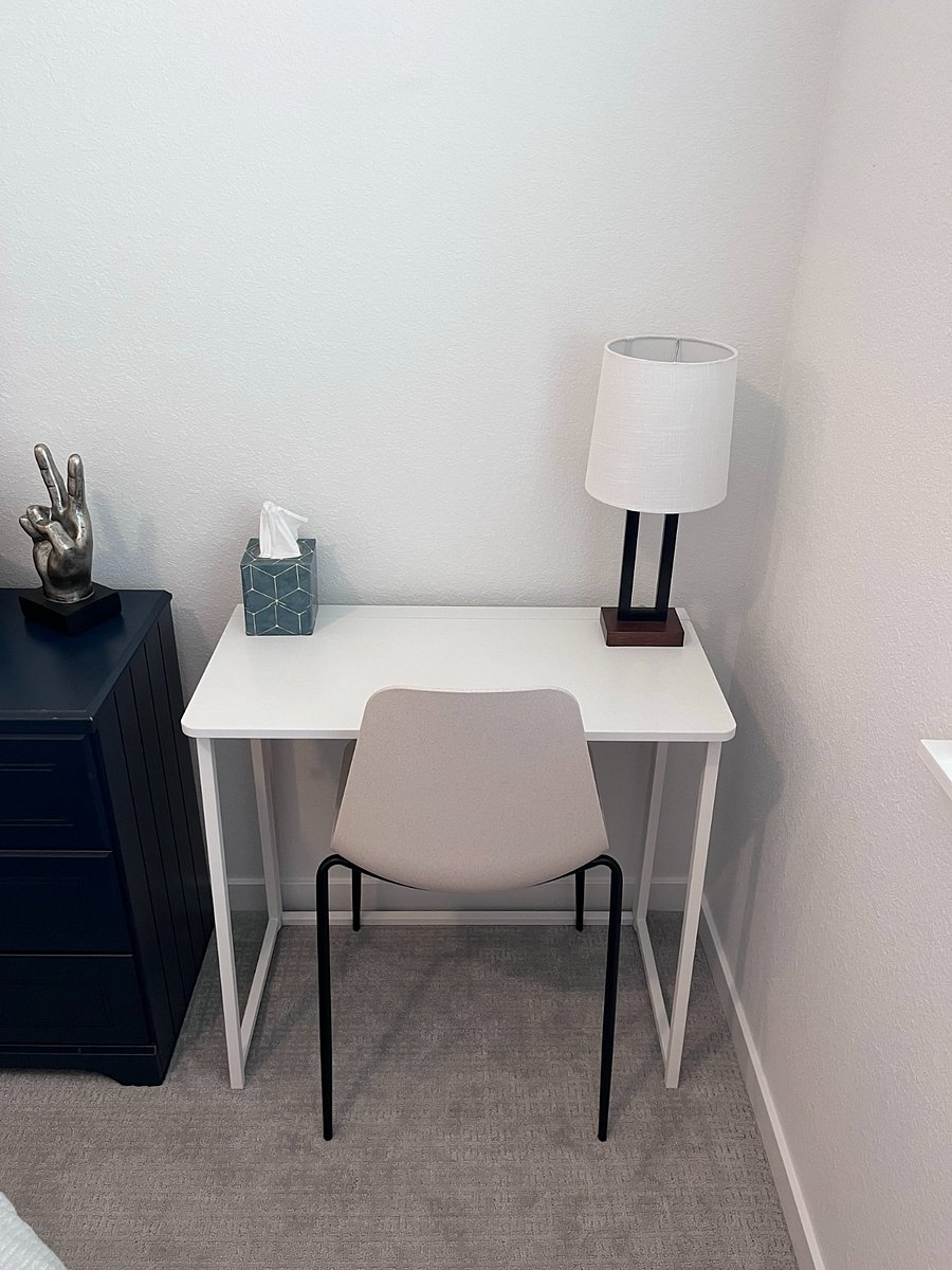 Private Bedroom Computer Desk