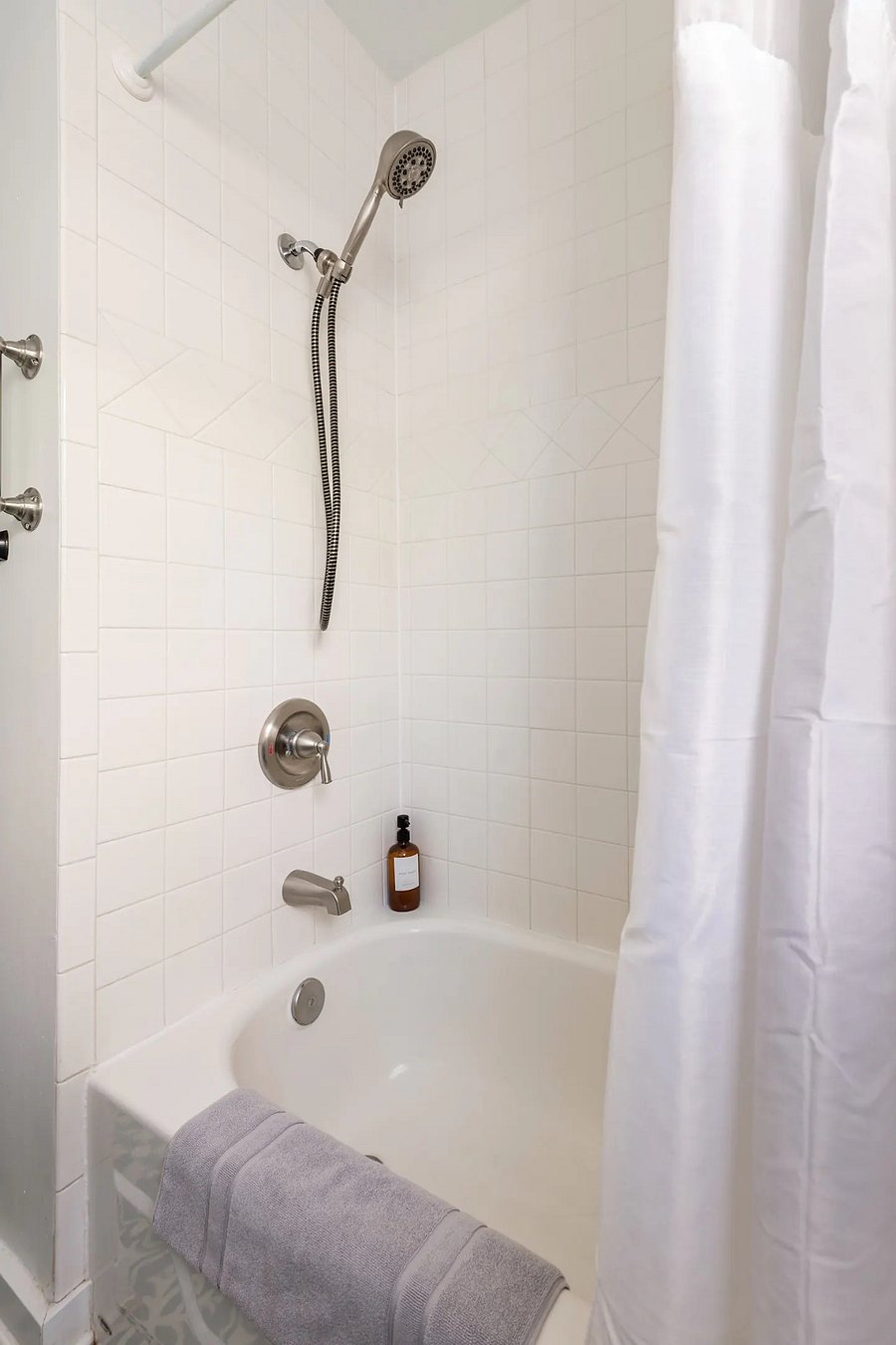 Furnished Finder property 619915_1 photo 26
