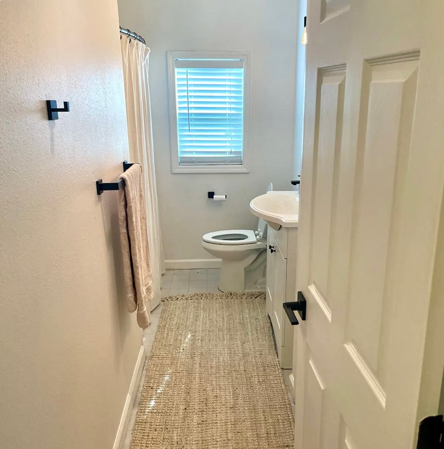 Hallway full bathroom