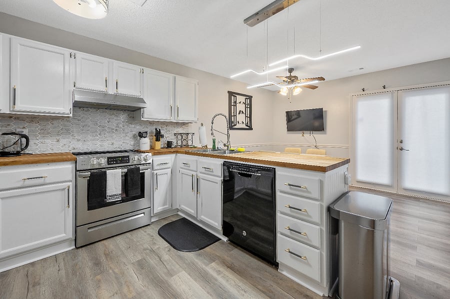 Furnished Finder property 620234_1 photo 8