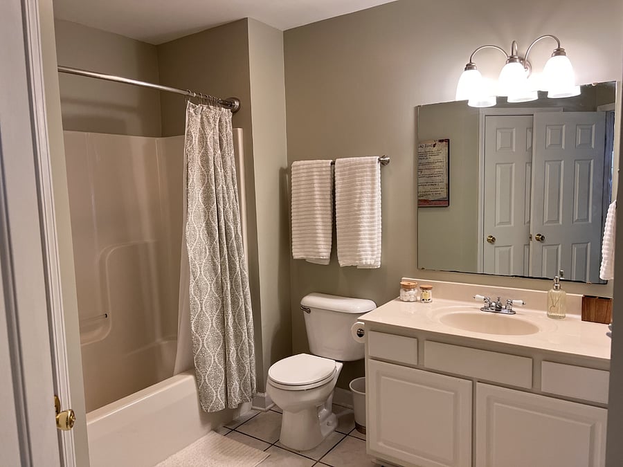 Upstairs shared bathroom