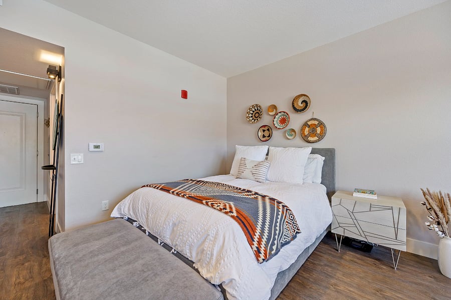 Furnished Finder property 620500_1 photo 3