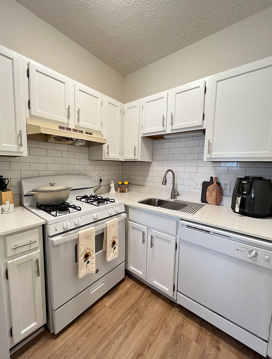 Furnished Finder property 620615_1 photo 16