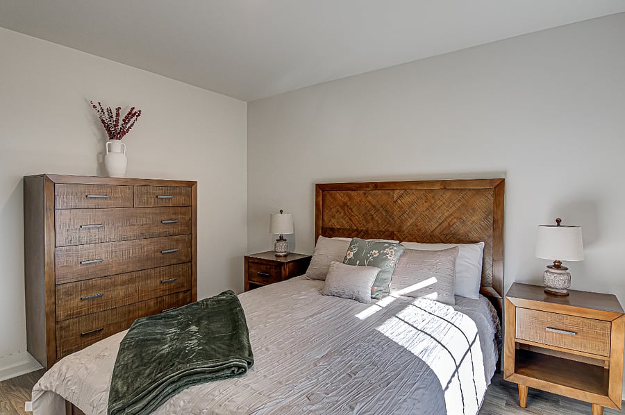 Queen Bedroom 1 with build-in closet