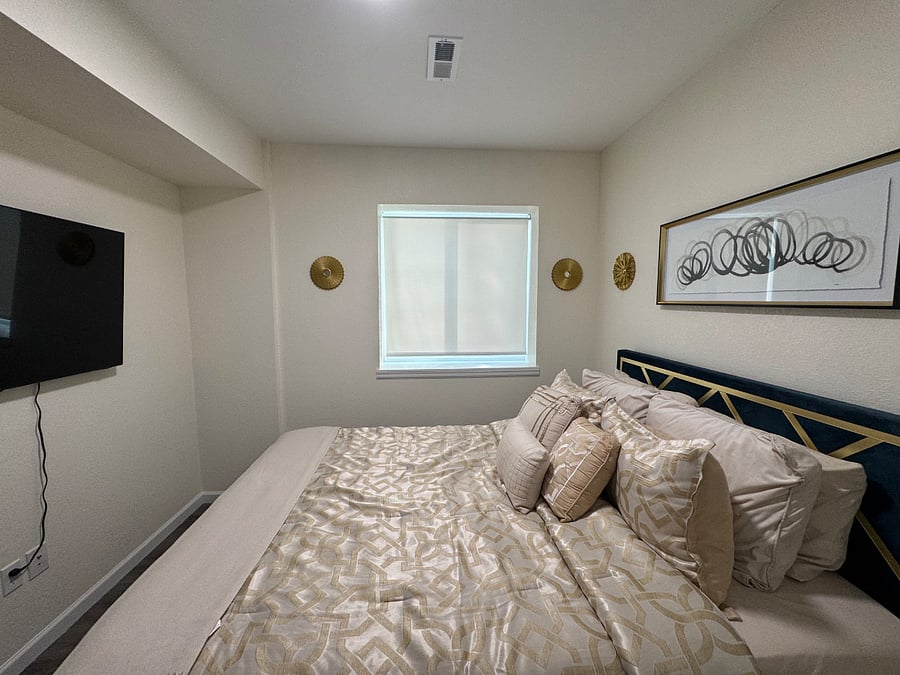 Furnished Finder property 620902_1 photo 12