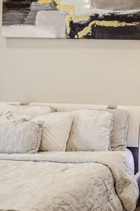 Furnished Finder property 620902_2 photo 24