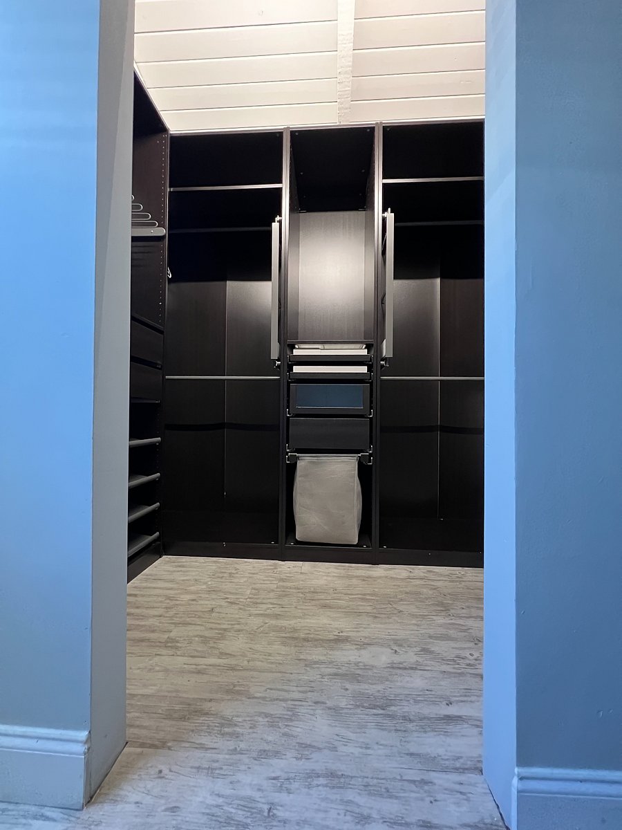 Loft Walk-In Wardrobe