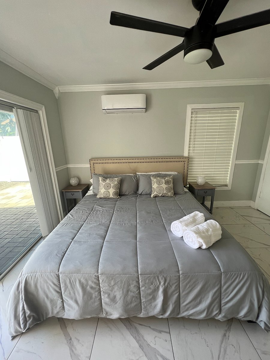 Yard-View Room King Bed