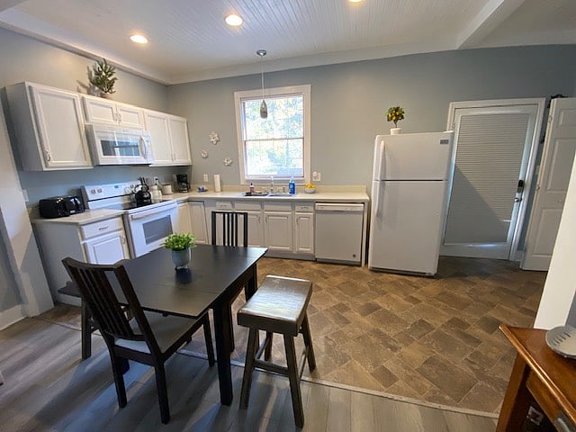 Furnished Finder property 620984_1 photo 5