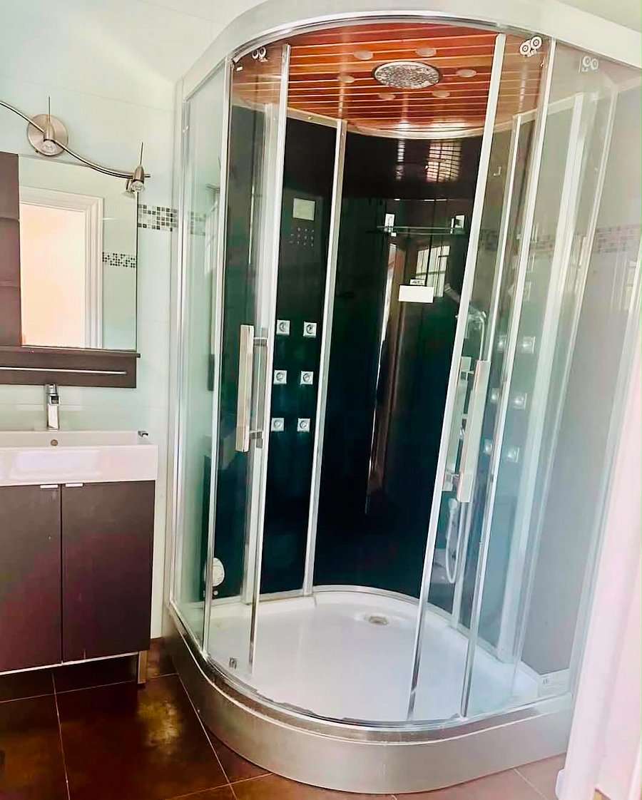 Private En-Suite #1
Available: Starting November 14, 2026
Rent: $2,300, utilities included