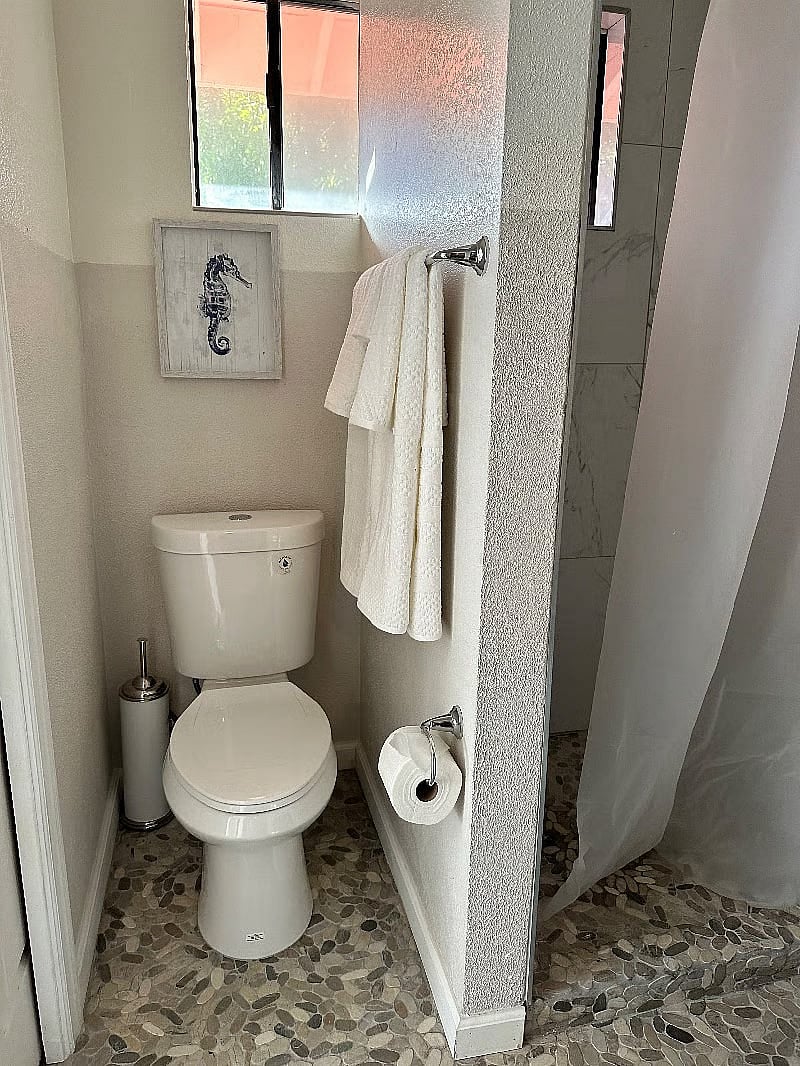 Cottage B
Rent: $3,050/month
Utilities: $150/month