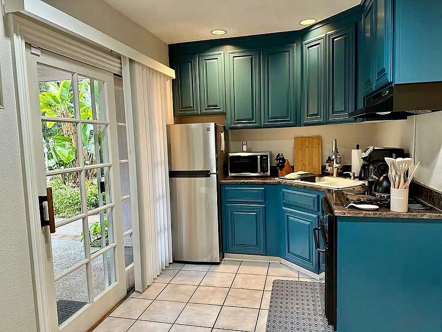 Studio Suite
Available: Starting November 30
Rent: $2,850/month + $150/month utilities