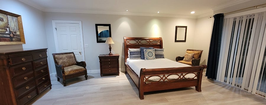 Studio Suite
Available: Starting November 30
Rent: $2,850/month + $150/month utilities