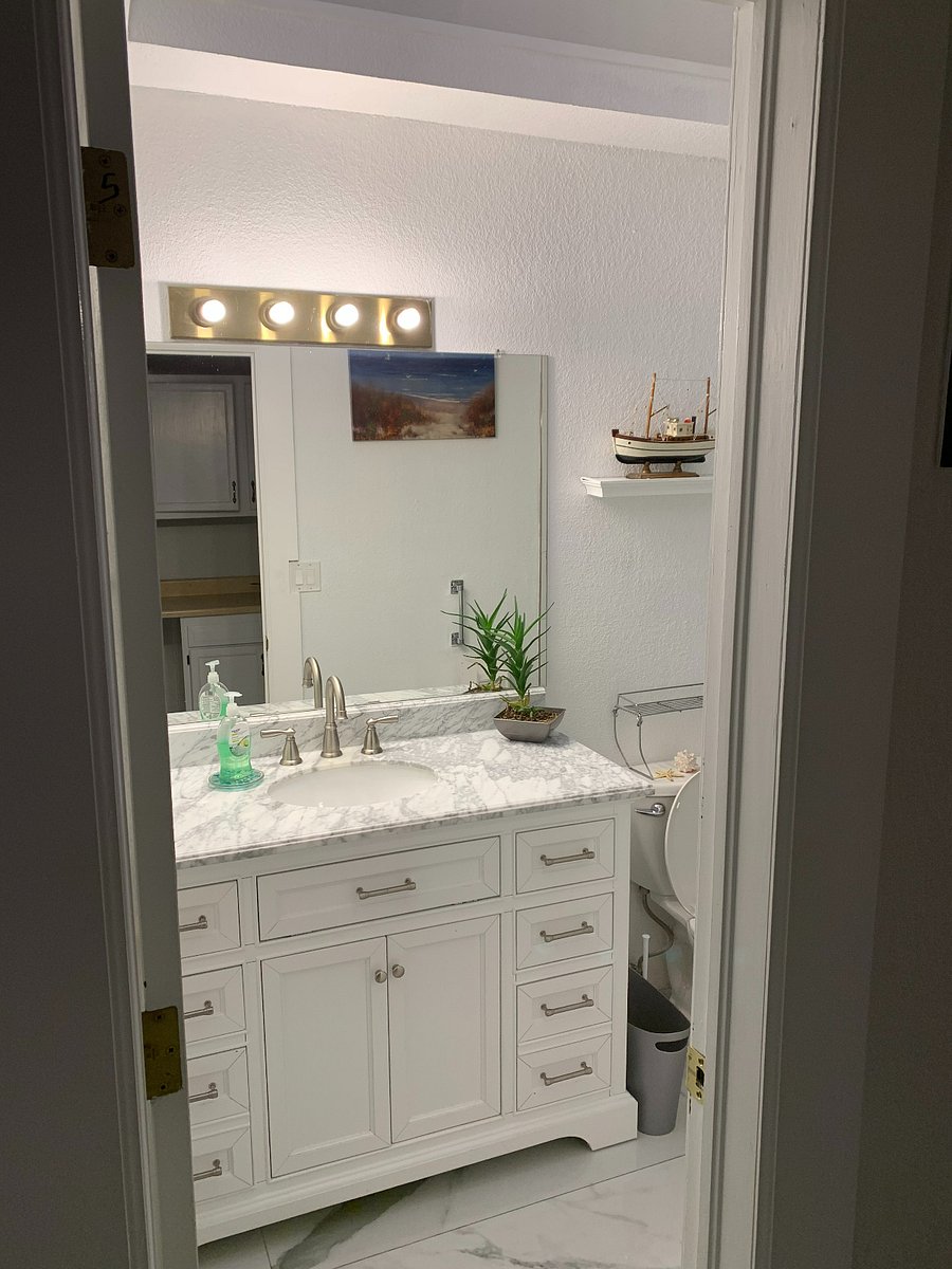 Shared Bathroom room 2 & 3