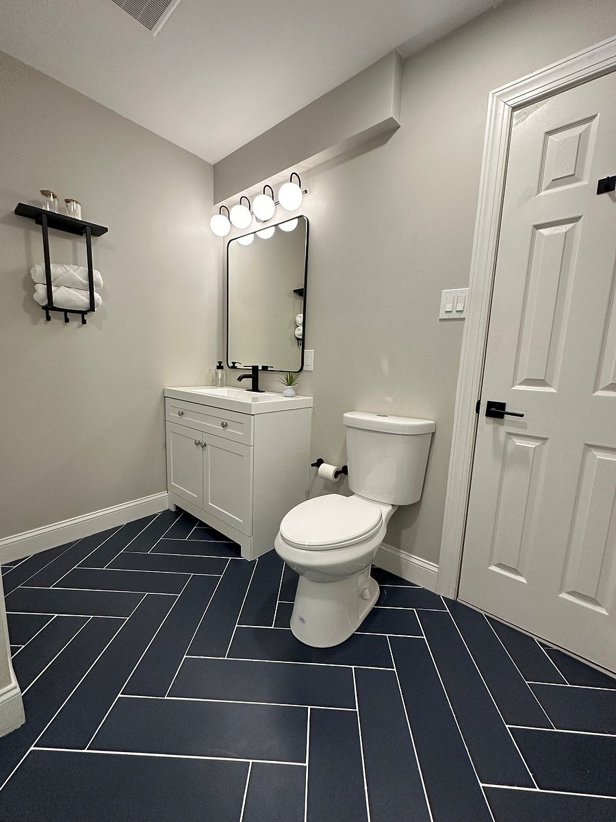 The Jefferson Suite - Private Bathroom