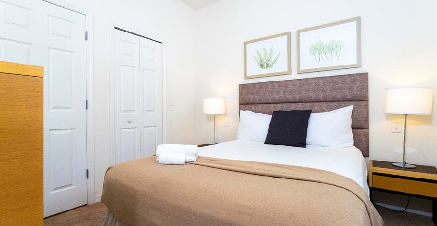 Single Bedroom - Queen Bed