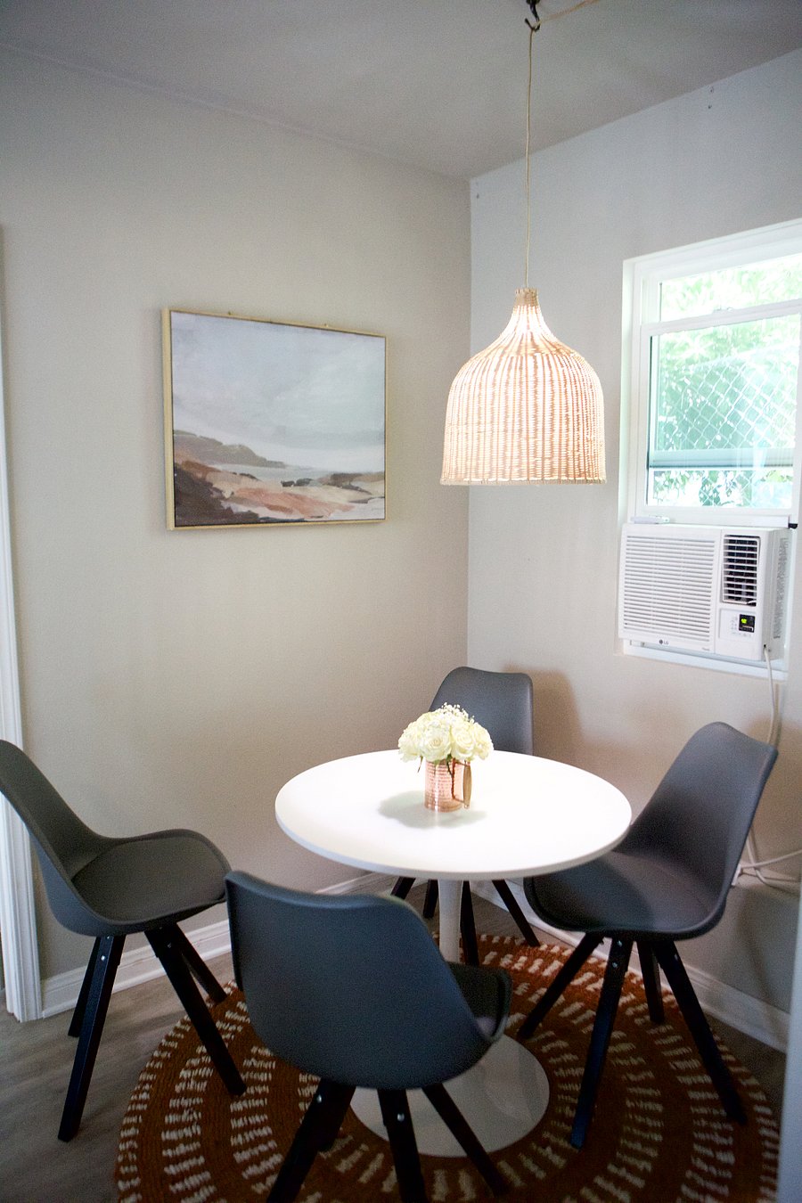 Dedicated space for dining or working